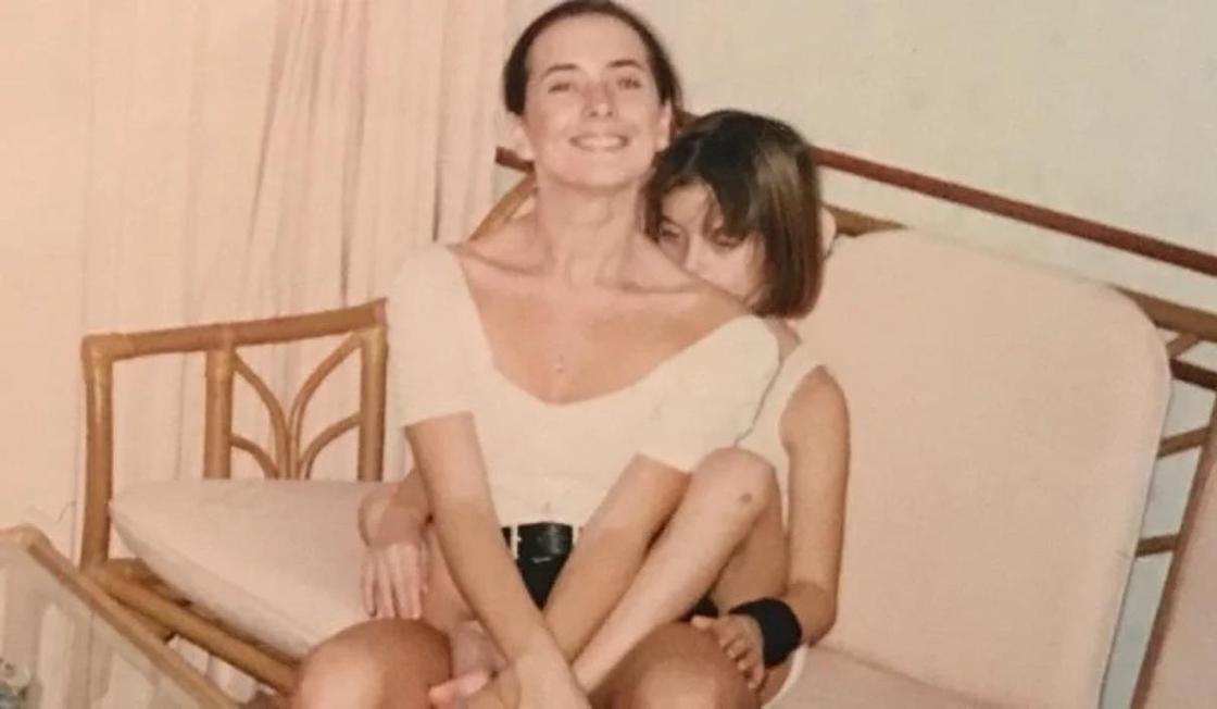 Снимки с Жанной Фриске из 90-х опубликовала ее сестра