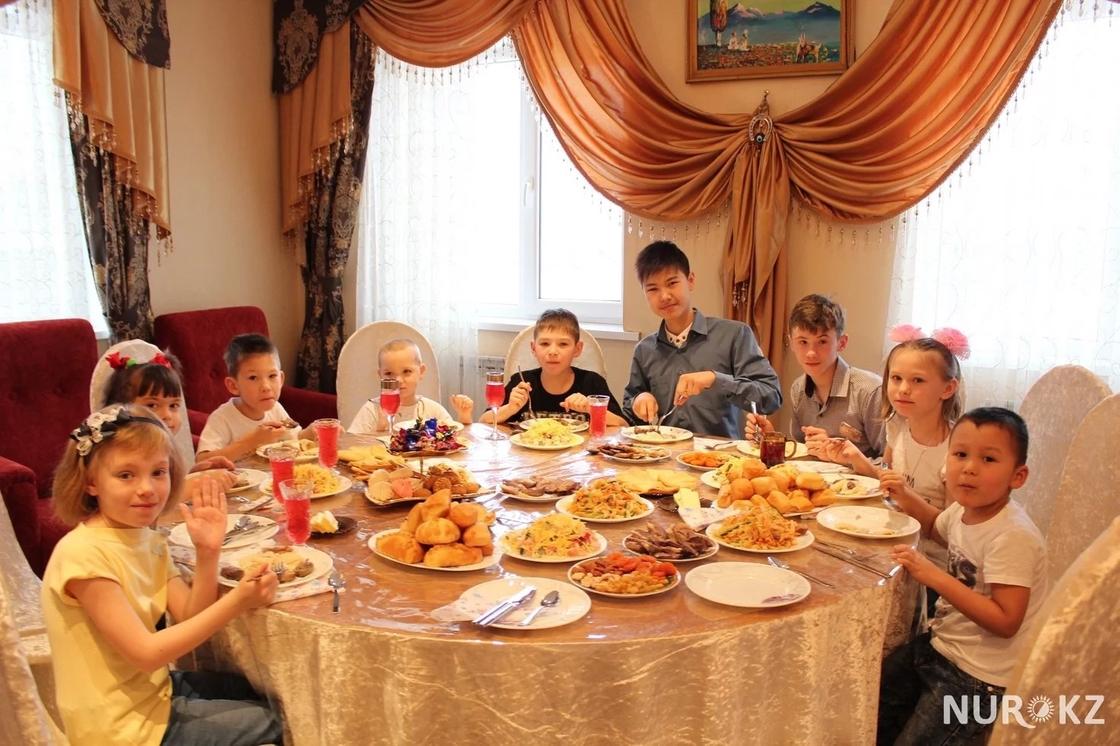 Загипа Балиева посетила детский дом семейного типа в Алматинской области