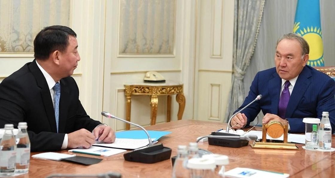 Назарбаев назначил себе помощника и секретаря Совбеза