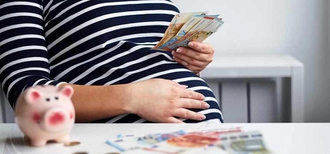 Беременные женщины, вставшие на учет до 12 недель, смогут получать материальное поощрение