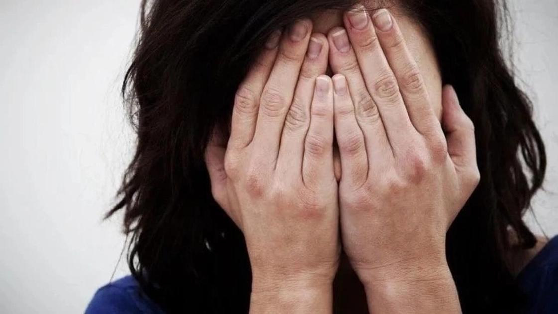 Из-за ложного обвинения девочки в изнасиловании толпа устроила расправу семье в ЮКО