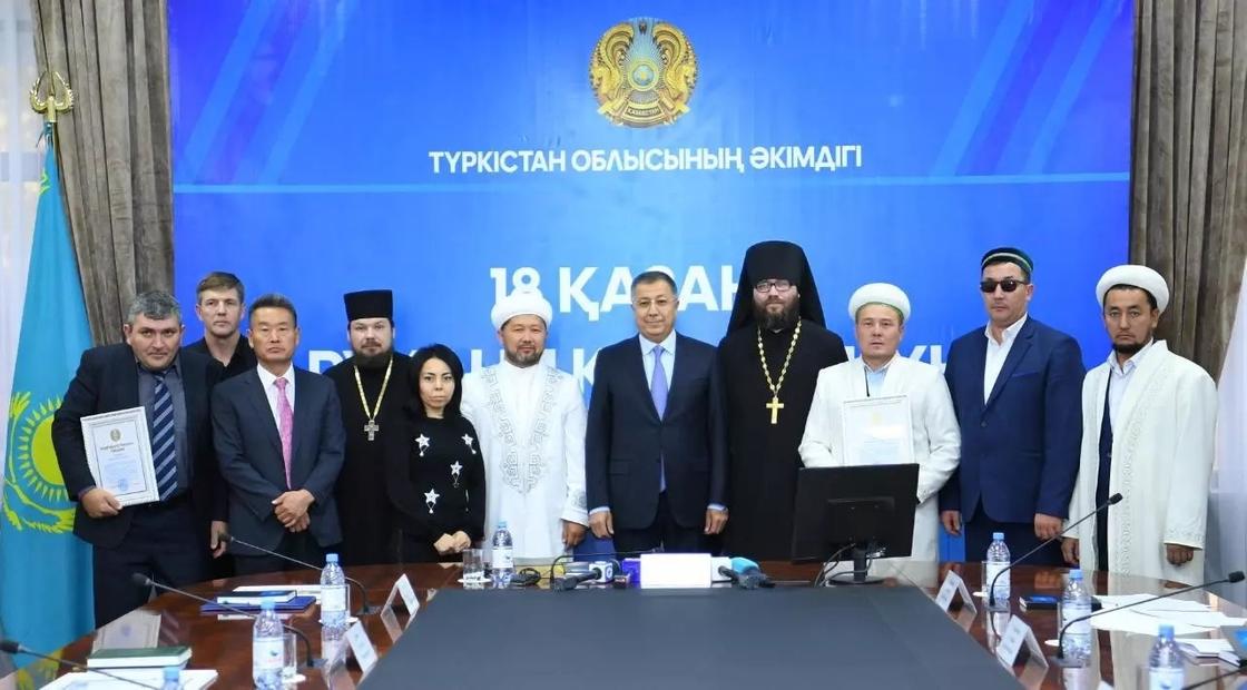 Аким Туркестанской области встретился с представителями духовенства
