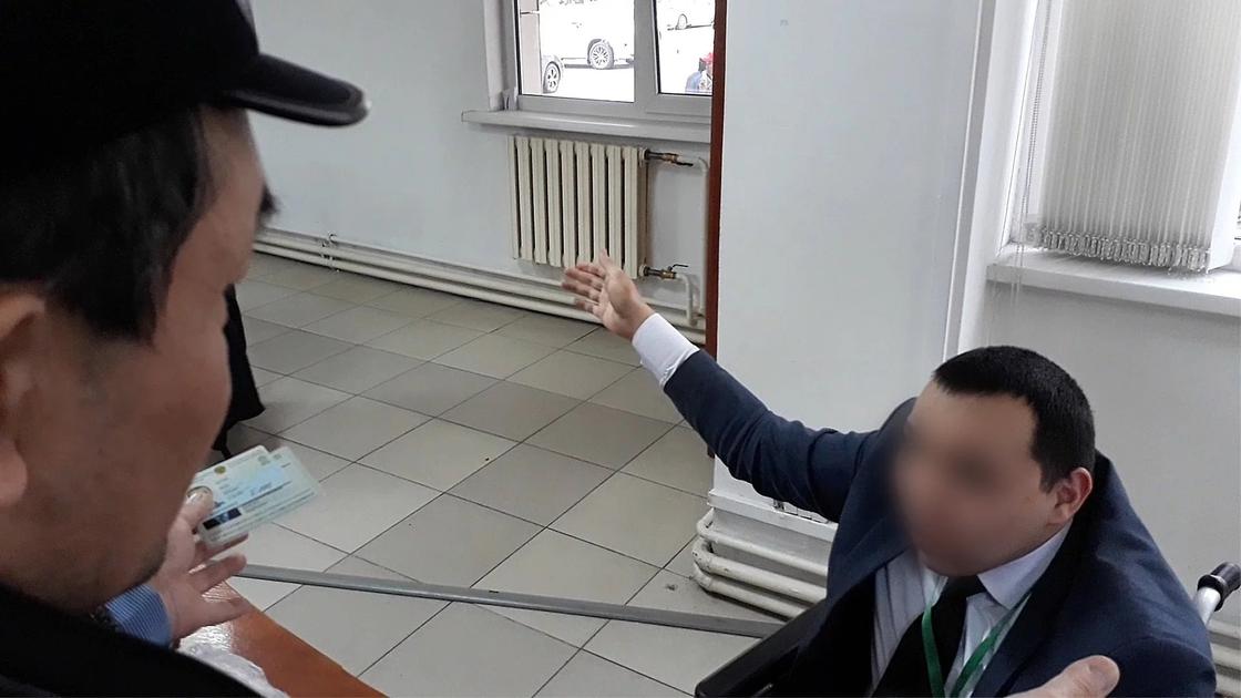 Алматинцы пожаловались на искусственную волокиту в ЦОНе Алматинцы пожаловались на искусственную волокиту в ЦОНе