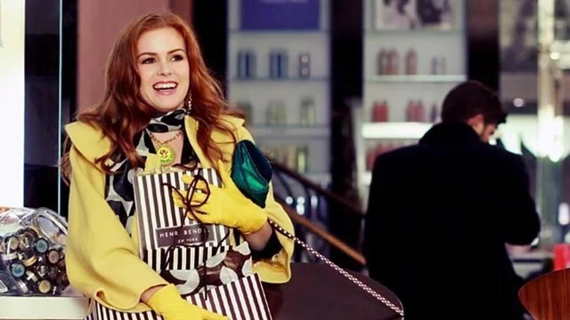 Айла Фишер в фильме "Шопоголик" Айла Фишер в фильме "Шопоголик"