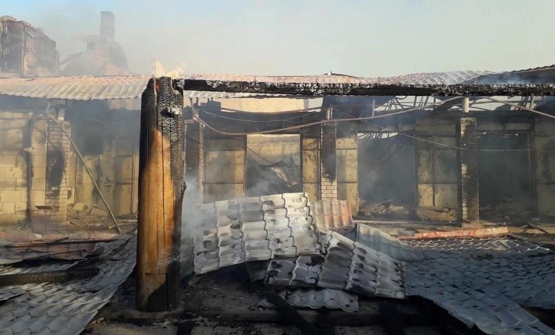 Ничего не осталось: ресторан полностью сгорел под Астаной (фото)