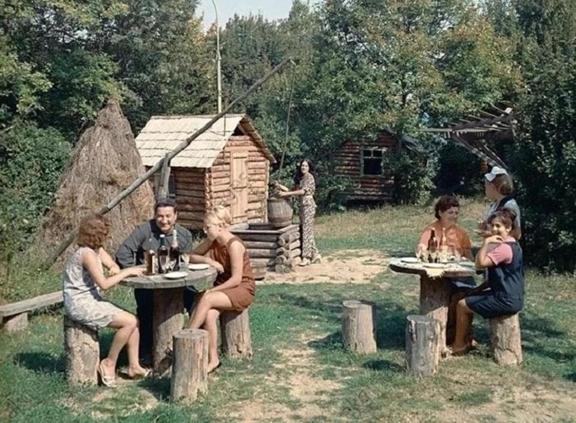 Счастье по-советски: как проводили свободное время в СССР в 1980-х