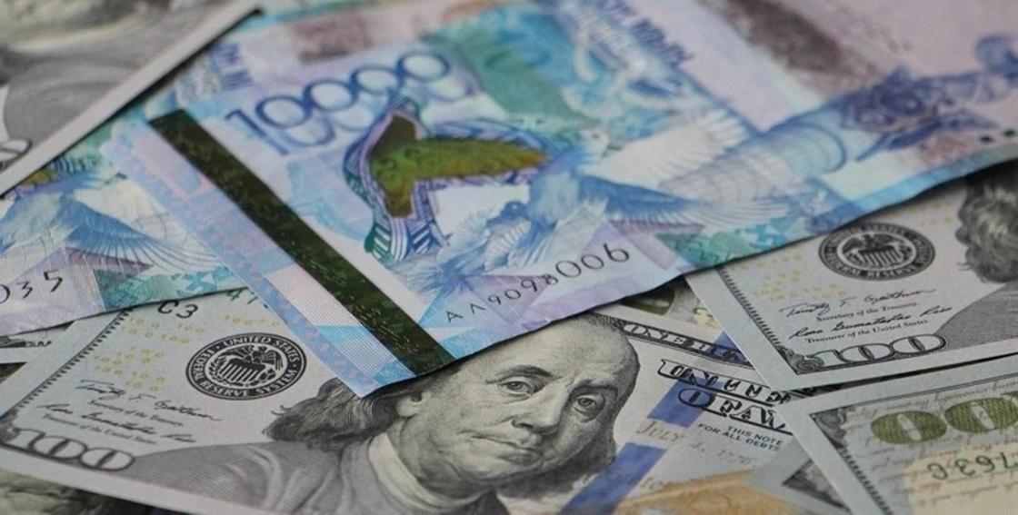 Доллар снизился до 370 тенге Доллар снизился до 370 тенге