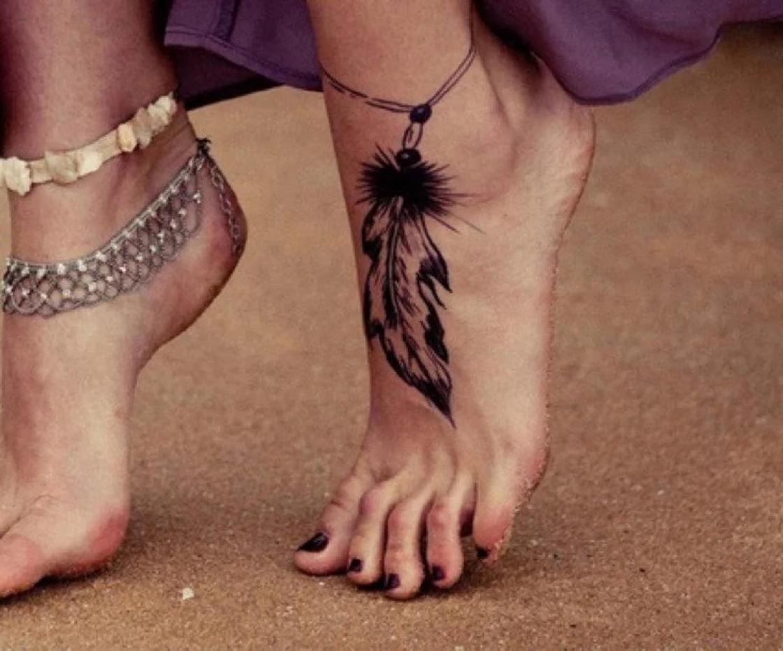 Фото татуировок для девушек на ноге возле ступни
