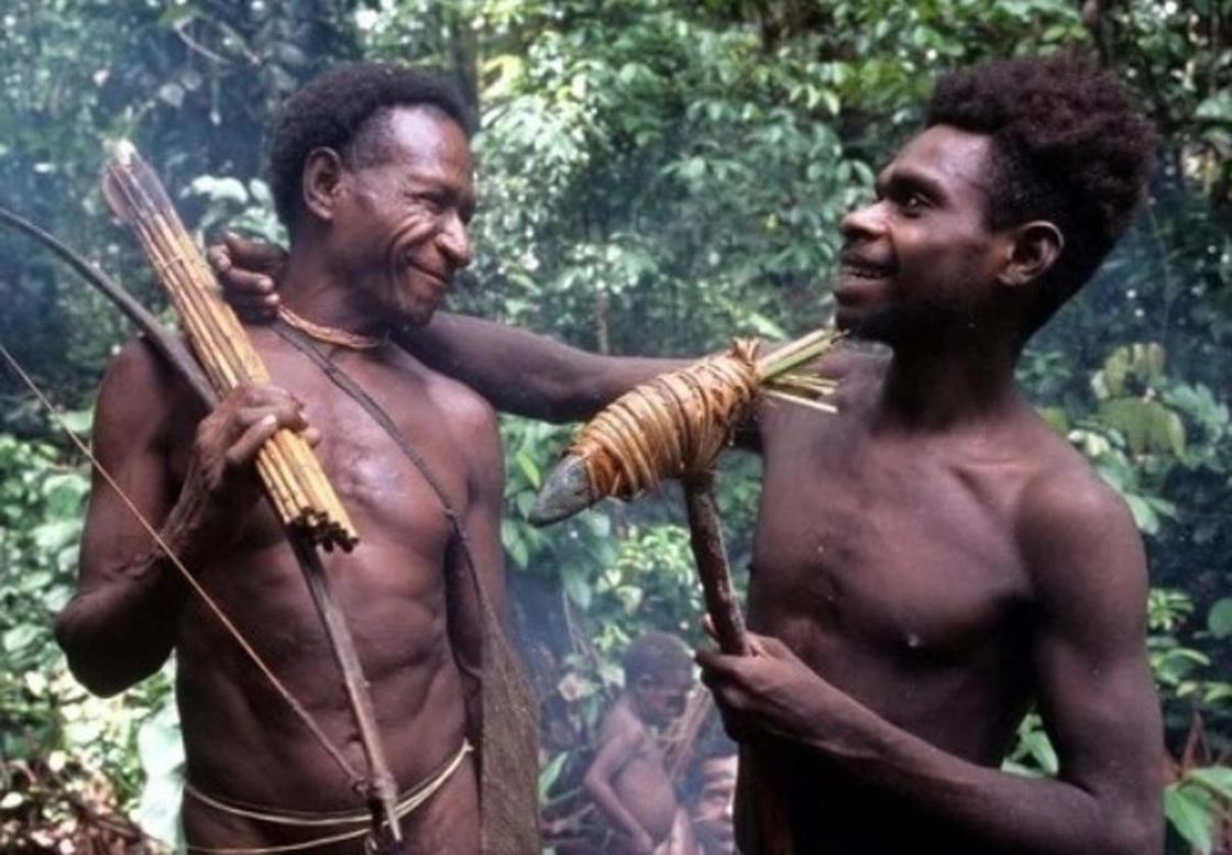 Где едят людей страна. Племя КОРОВАИ Папуа женщины. Племя караваи новая Гвинея женщины. Новая Гвинея. Племя КОРОВАИ.