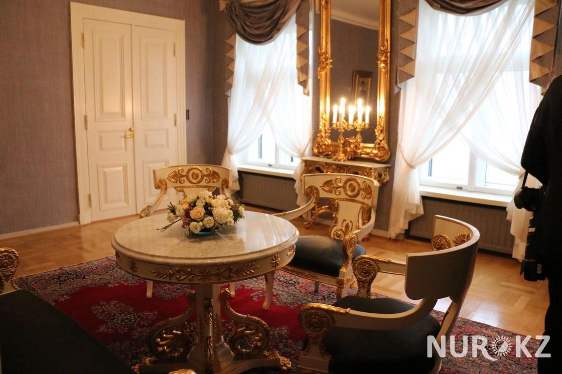 Роскошный императорский дворец: Как выглядит финская резиденция, где встречали Назарбаева