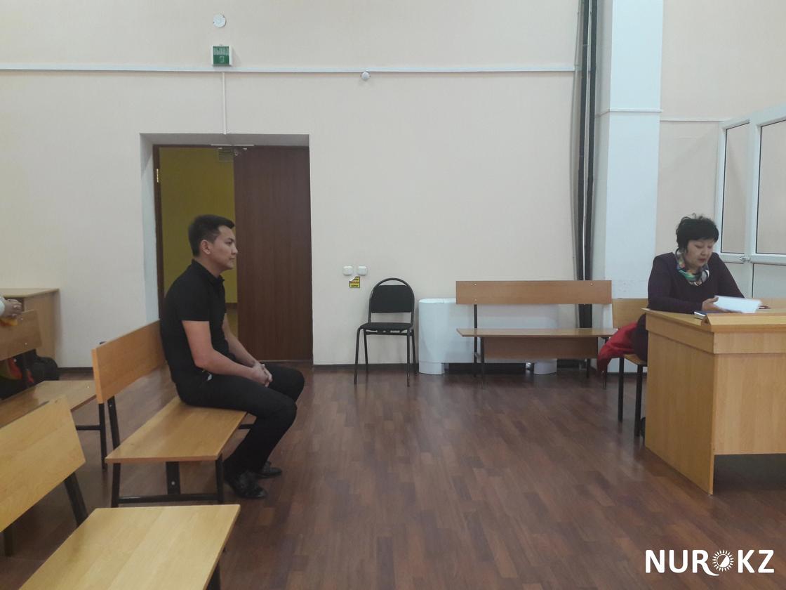 Похвалившего убийц Дениса Тена учителя судят в Уральске