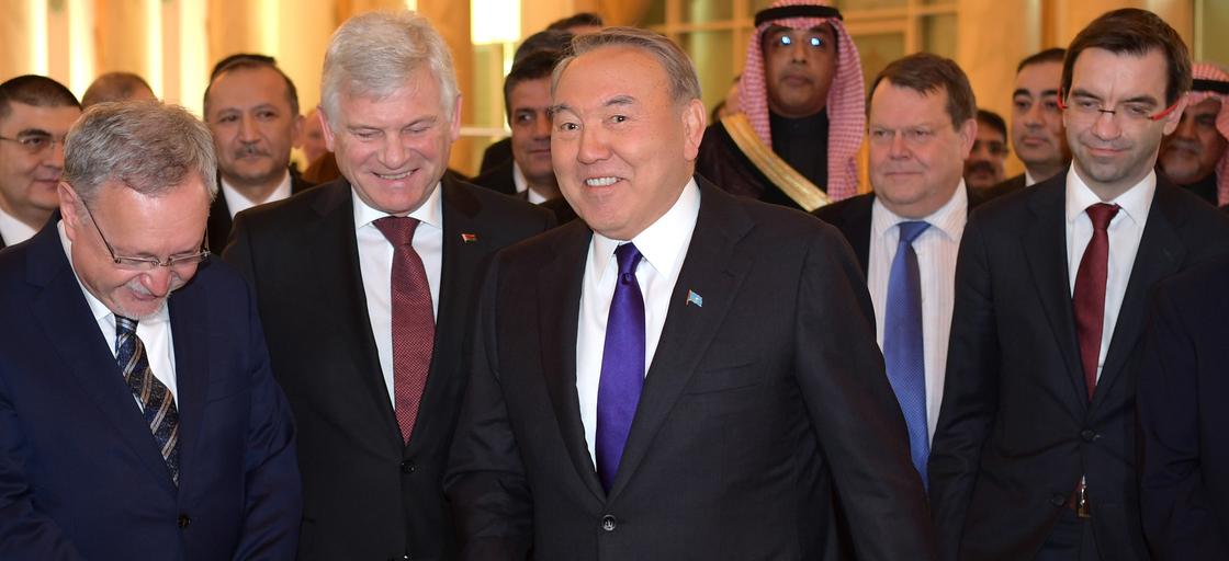 Назарбаев получил поздравления от князя Монако и госсекретаря США