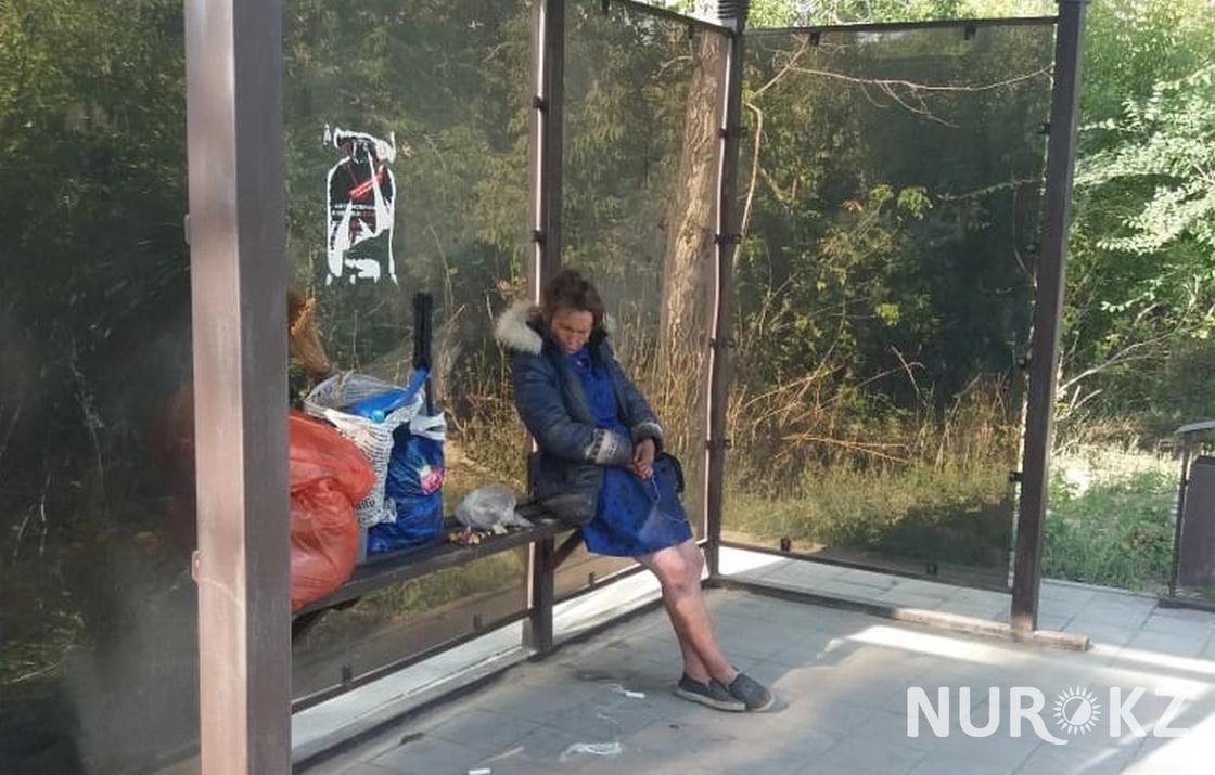 07.09 Женщина несколько месяцев в разорванном платье скитается по Шахтинску 07.09 Женщина несколько месяцев в разорванном платье скитается по Шахтинску