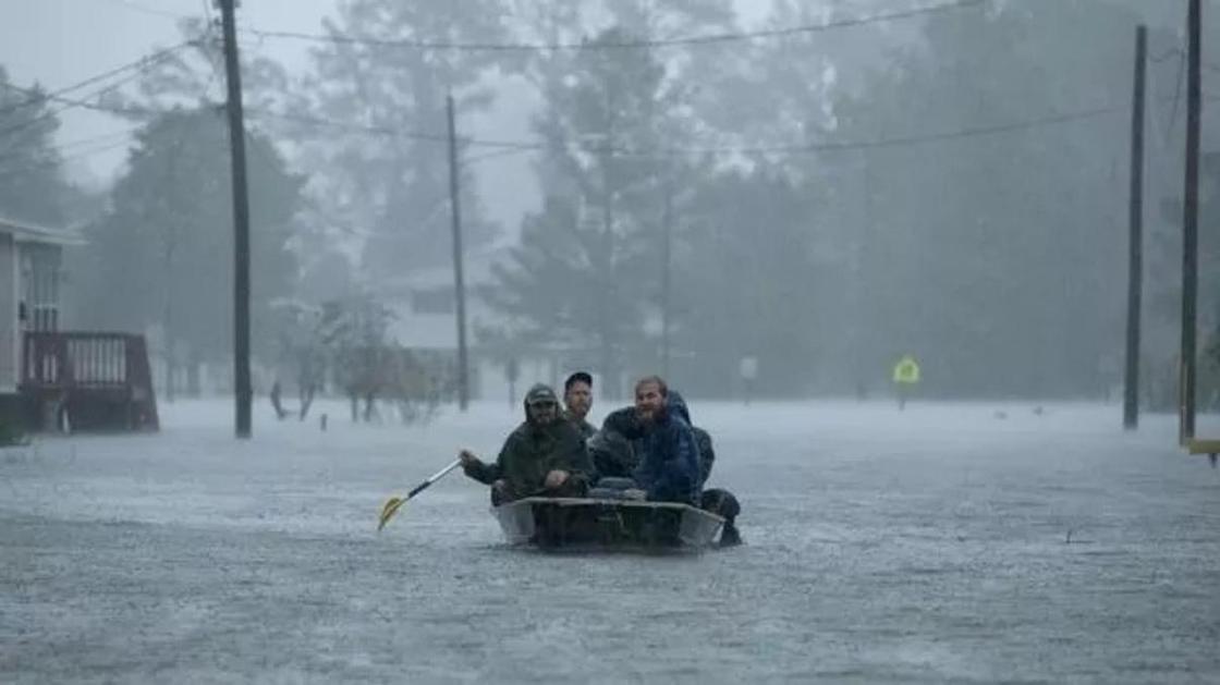 Число жертв шторма "Флоренс" в США увеличилось до 11