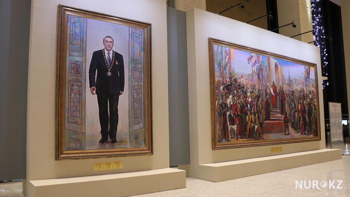 Скульптуру Назарбаева установили в Национальном музее в Астане (фото)