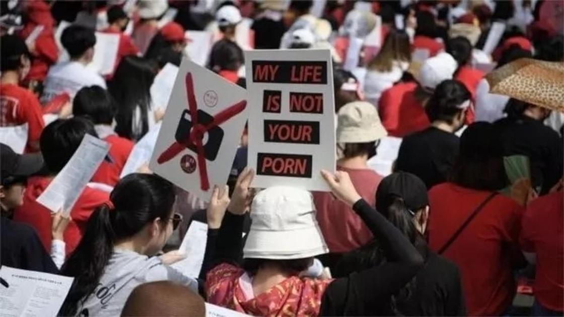 Южная Корея борется с порно, снятым скрытой камерой. Пока безуспешно