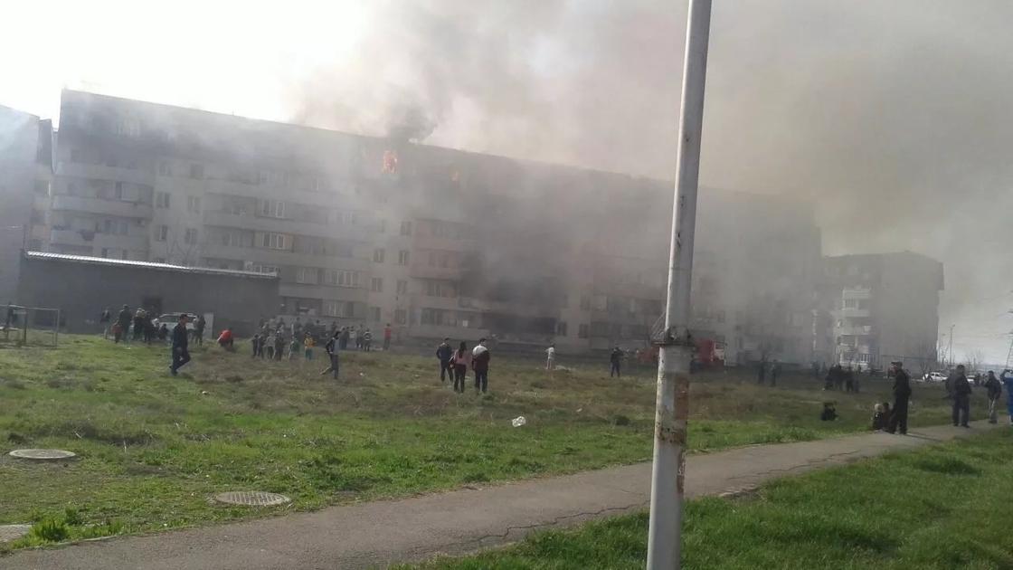 Страшные последствия пожара в Алматы показали в МЧС (фото)
