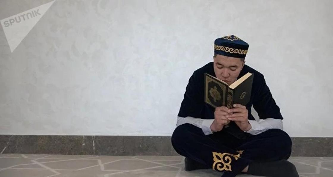 Необычную "зеленую" мечеть открыли для посетителей в Астане (фото, видео)