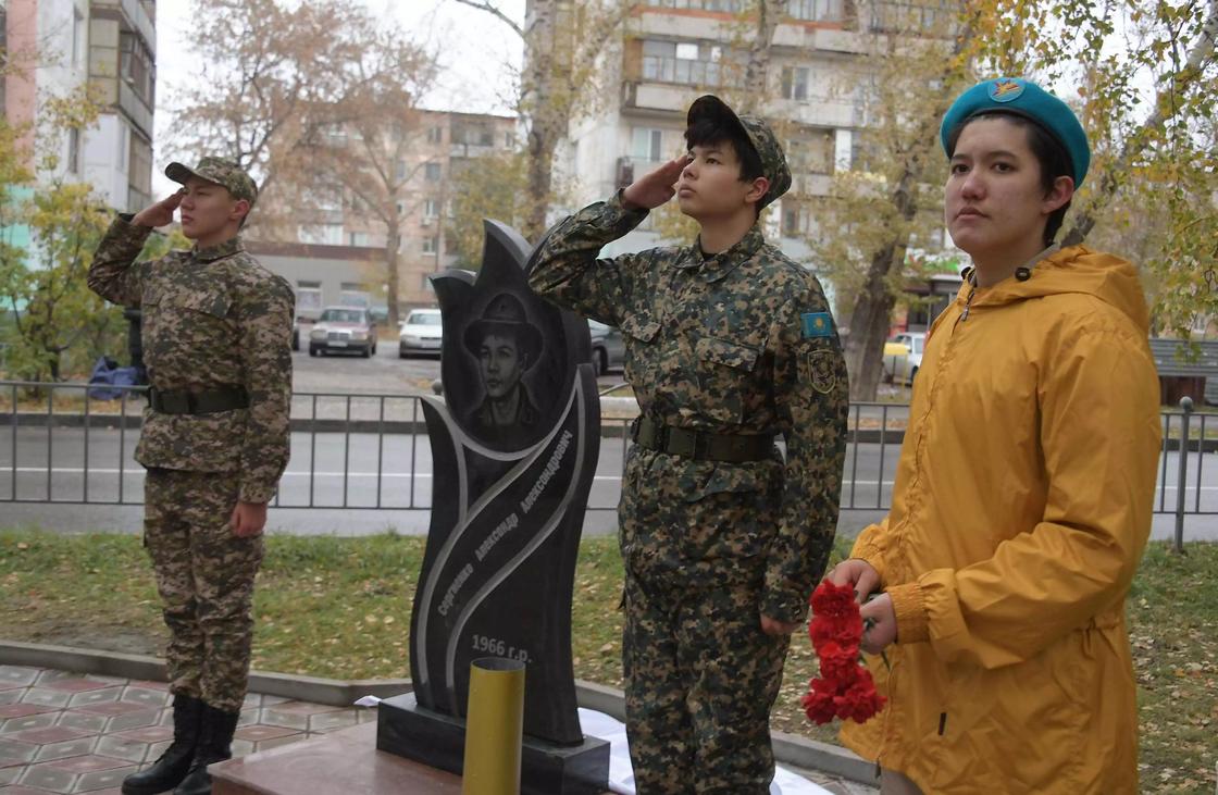 Мемориальный комплекс в память о павших в афганской войне открыли в Павлодаре