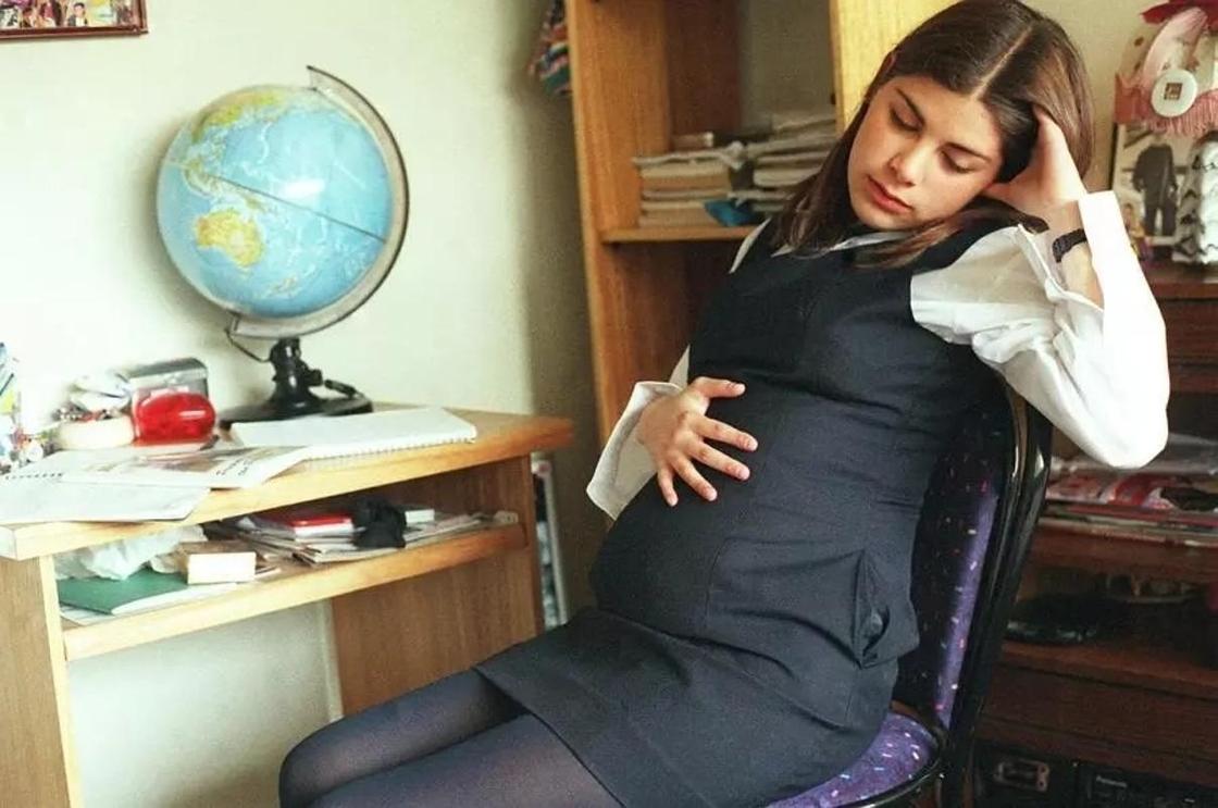 Семиклассница из России забеременела от 48-летнего мужчины