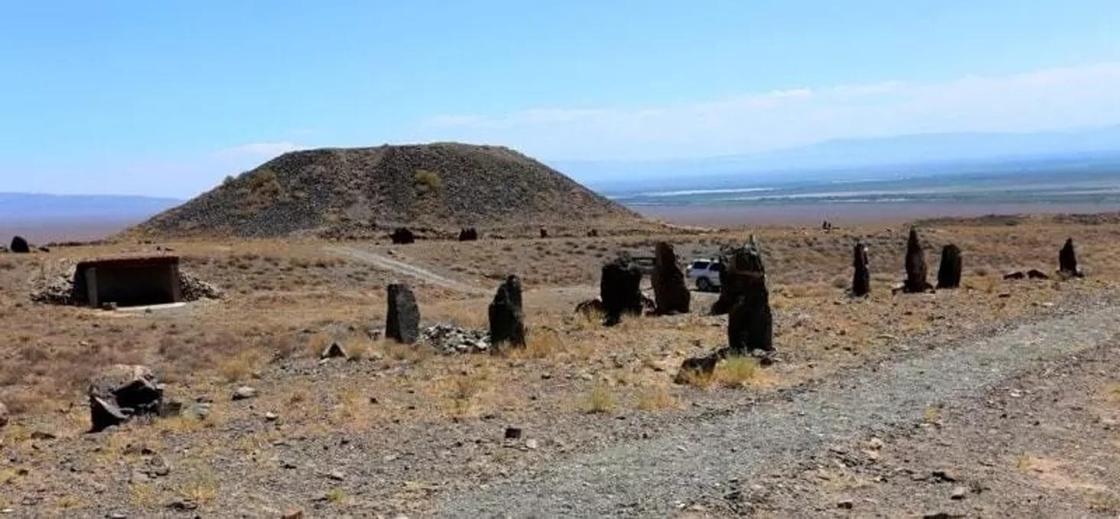 Бесшатырский курган. Курганы Бесшатыр Казахстан. Курган Бесшатыр в Семиречье. Некрополь Бесшатыр. Курганы Бесшатыр и Шиликты.