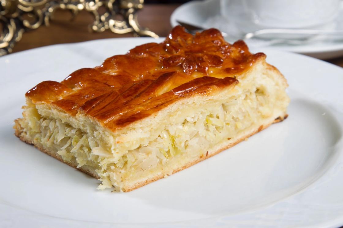 Пирог с капустой и яйцами на сметане Пирог с капустой и яйцами на сметане