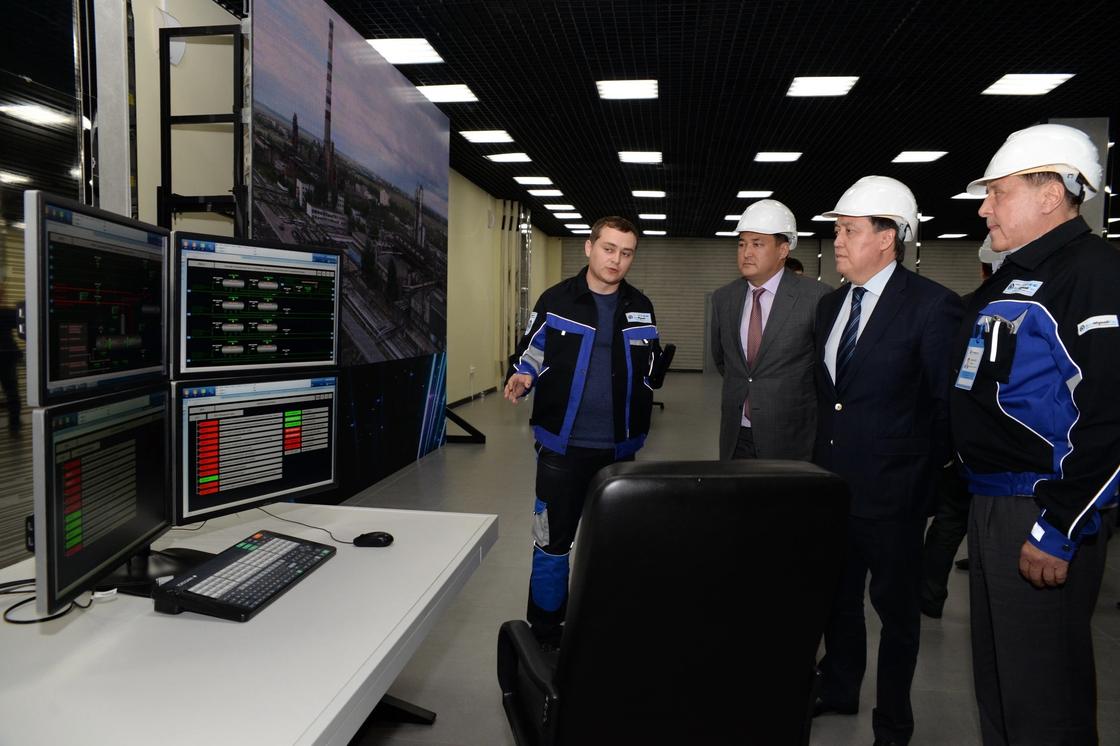 Аскар Мамин проинспектировал ход реализации инфраструктурных и индустриальных проектов Павлодарской и Восточно-Казахстанской областей
