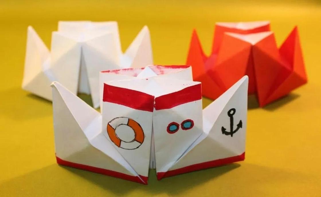 Как сделать из бумаги кораблик, который плавает Как сделать из бумаги кораблик, который плавает