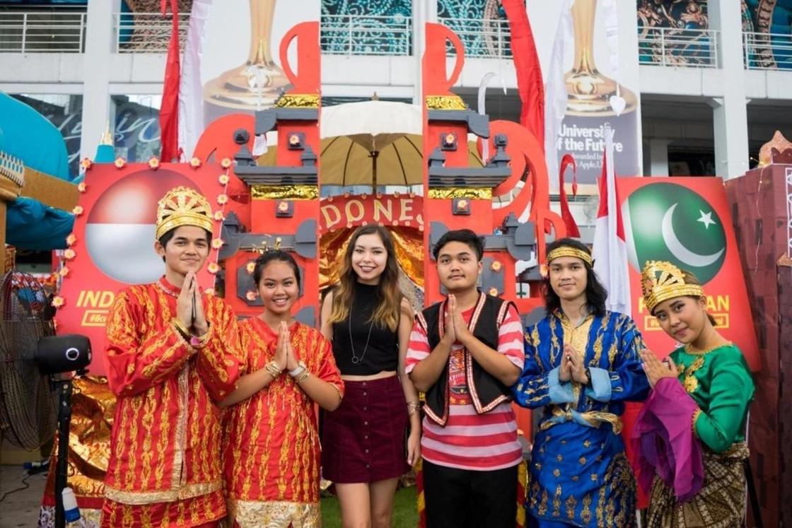 "В Малайзии любят девушек из Казахстана": карагандинка рассказала, как снялась в "Безумно богатых азиатах"