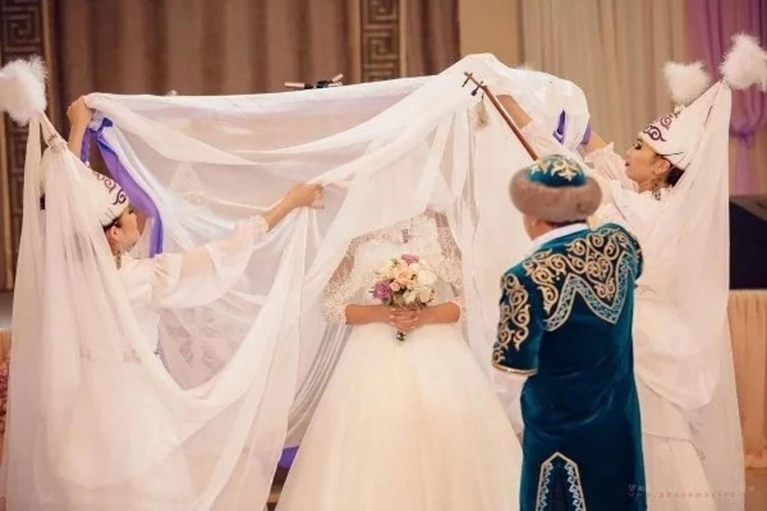 12.03 Кызылординцы высказались против проведения «беташар» беременной невесте