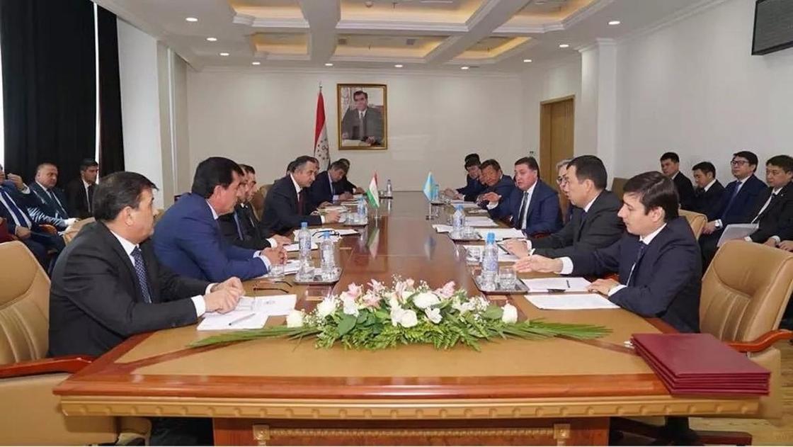 Первый Вице-Премьер Аскар Мамин посетил с рабочей поездкой Таджикистан