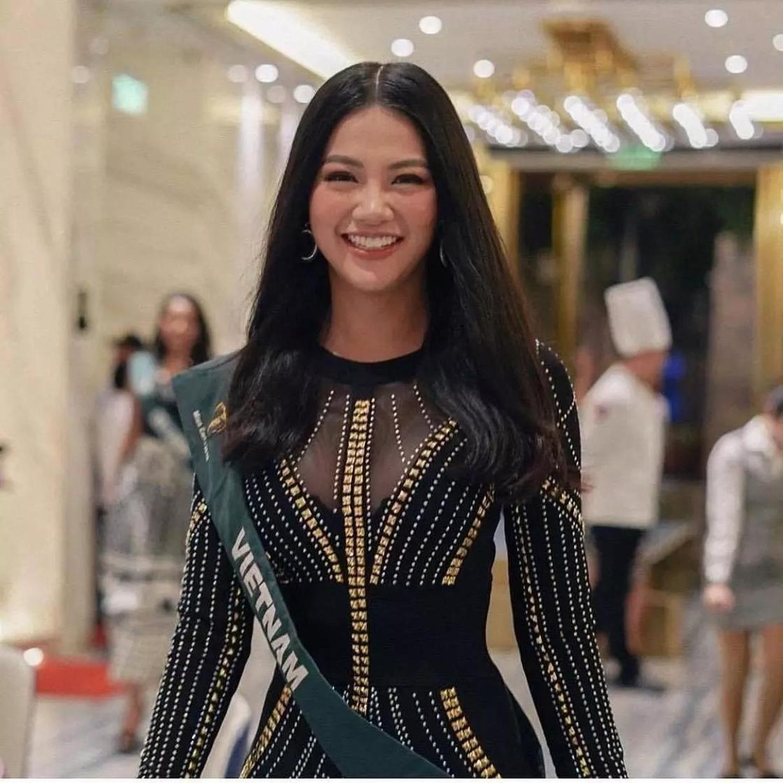 10 фото красавицы из Вьетнама Фыонг Кхань Нгуен - «Мисс Земля-2018»