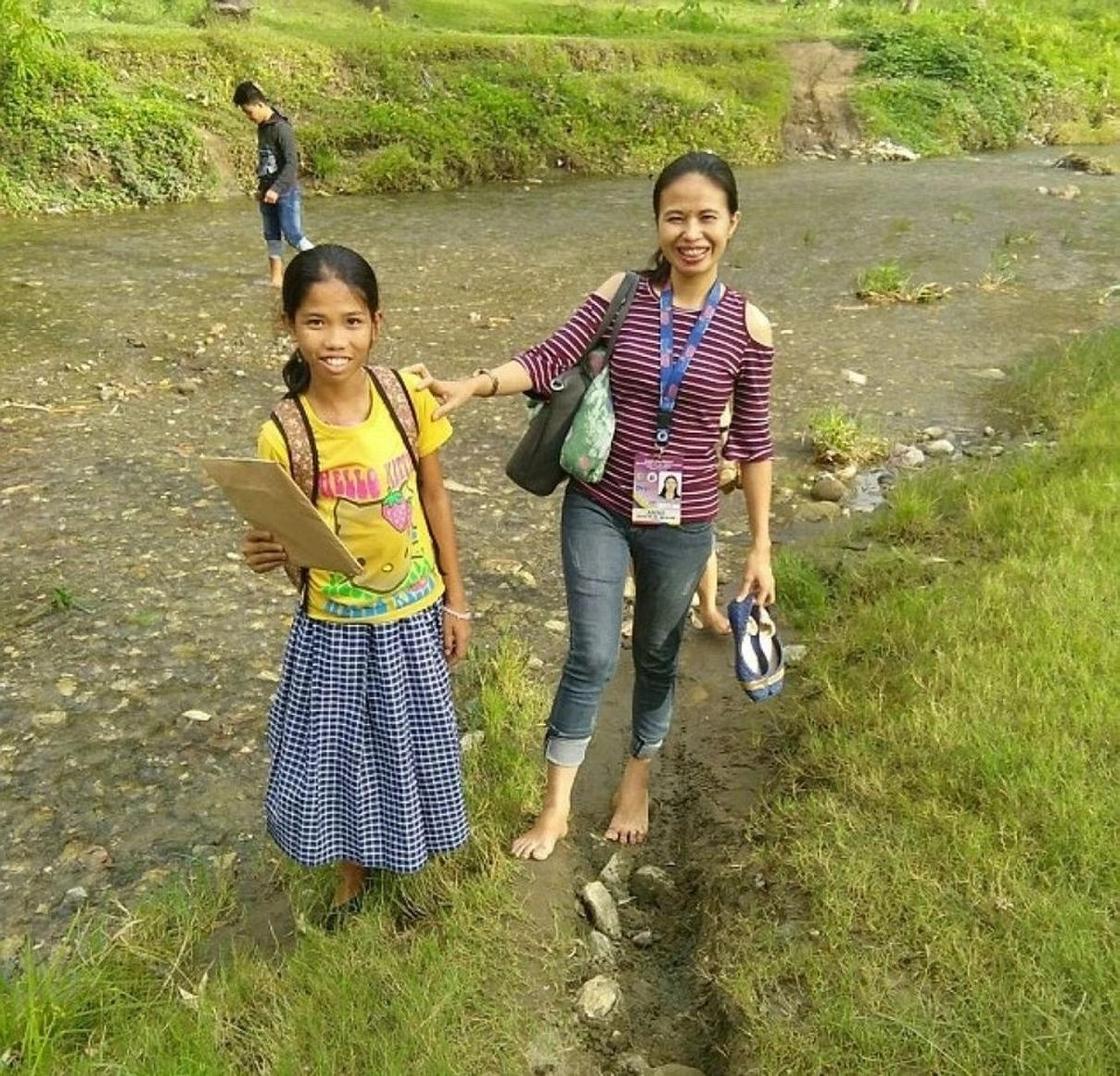 От филиппинской девочки отрежут вонючего близнеца-паразита