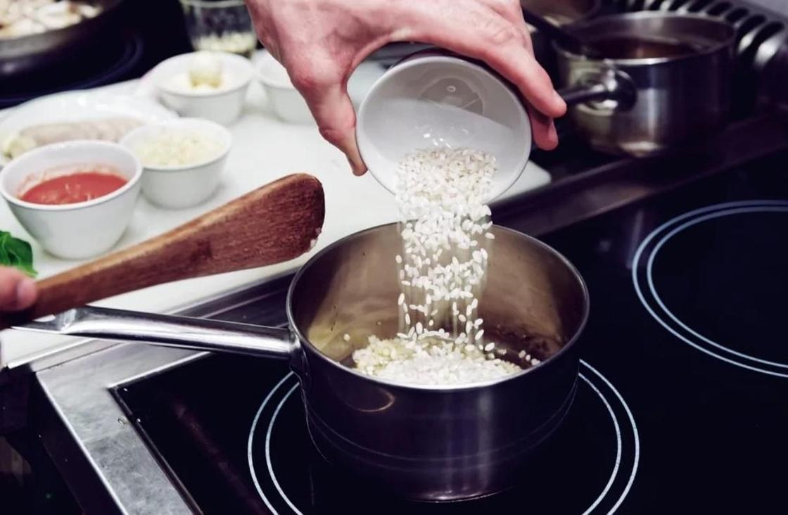 Как приготовить фрикадельки с рисом в томате