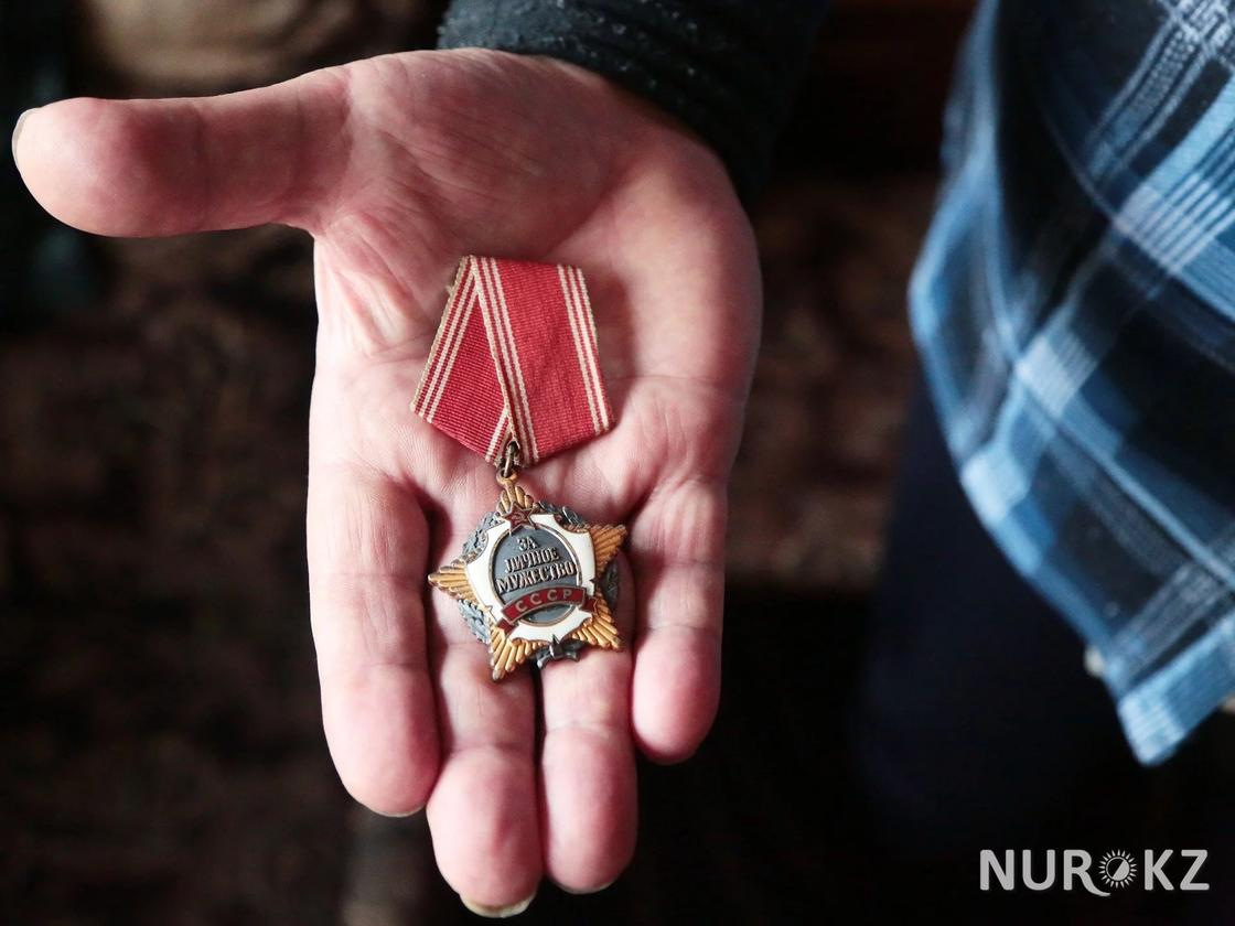 Ардагердің КСРО басшысынан алған ордені. Фото: Петр Карандашов.