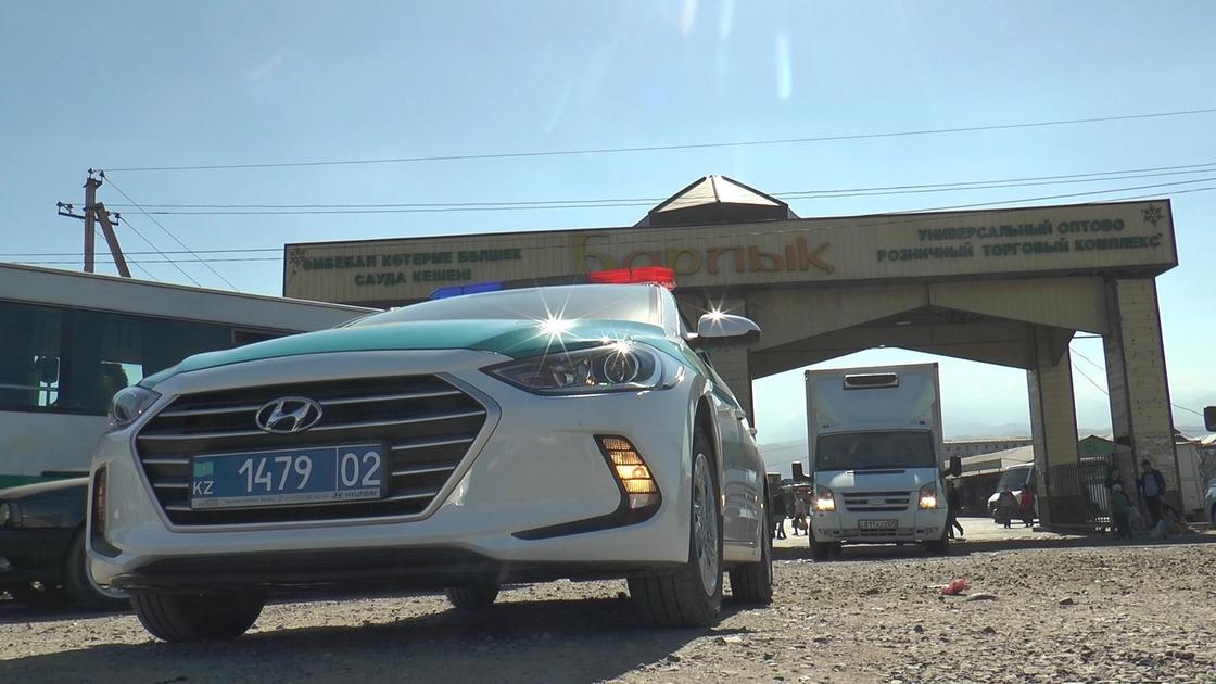 Более 50 пешеходов-нарушителей остановили за полтора часа полицейские Алматы (фото) Более 50 пешеходов-нарушителей остановили за полтора часа полицейские Алматы (фото)