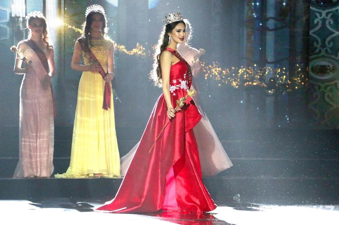 «Мисс Казахстан-2018» стала 16-летняя Альфия Ерсайын из Атырау