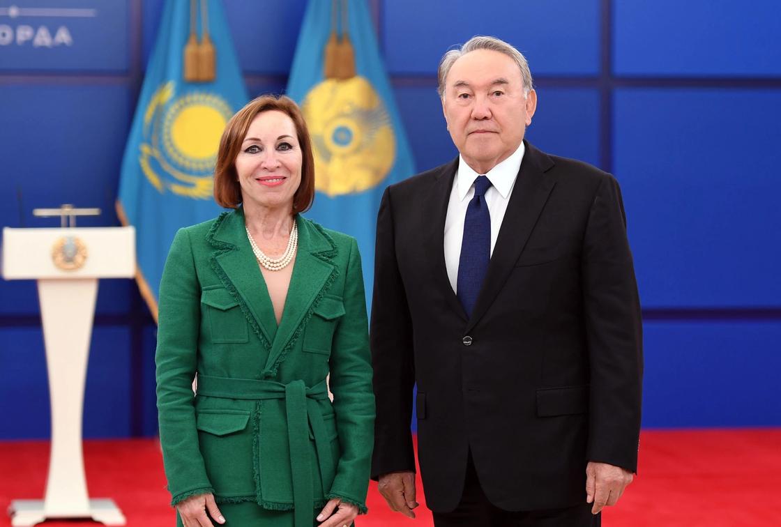 Назарбаеву вручили верительные грамоты (фото)