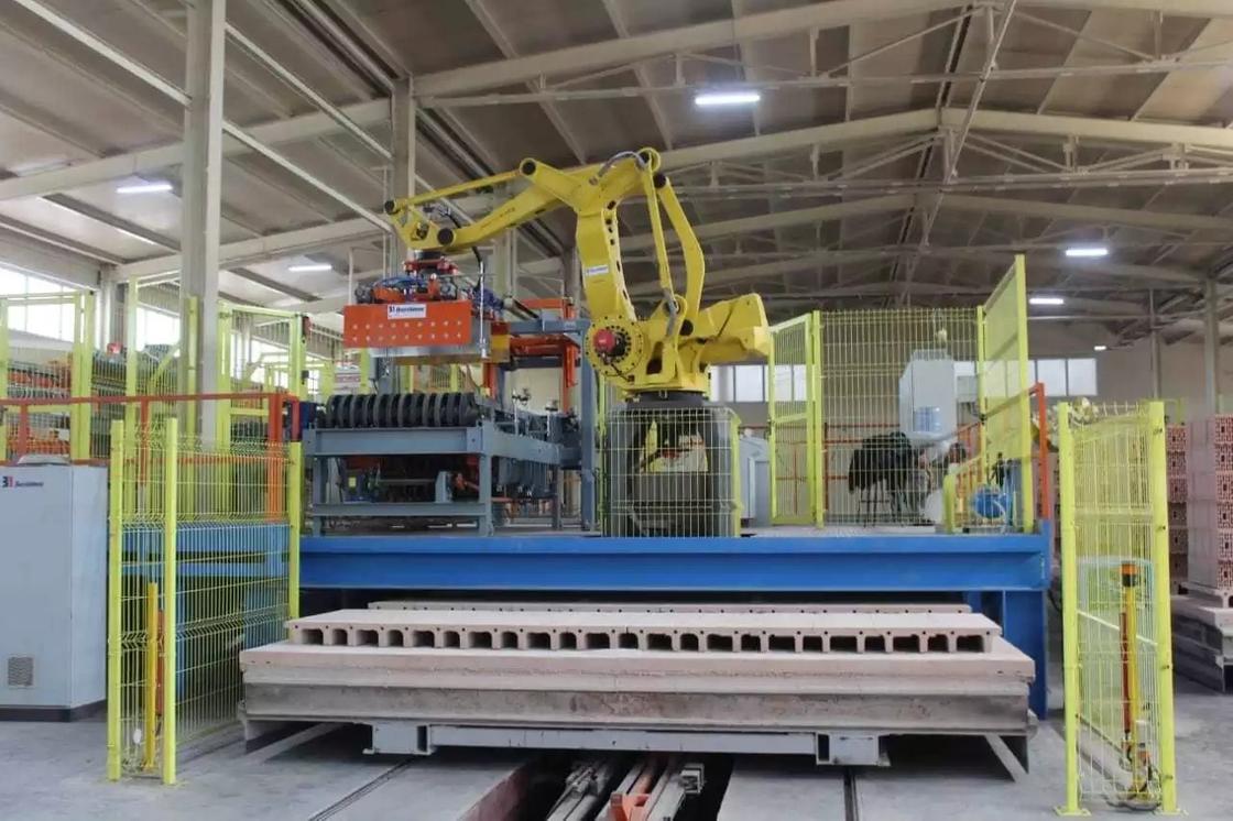 Новый современный кирпичный завод заработал в Акмолинской области