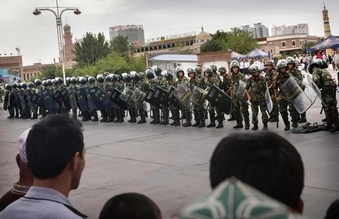 Концлагерь на 10 миллионов: Китай построил полицейское государство в Синьцзяне (фото)