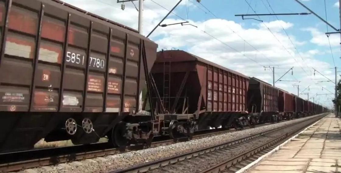 Вагоны поезда сошли с рельсов в Кызылординской области