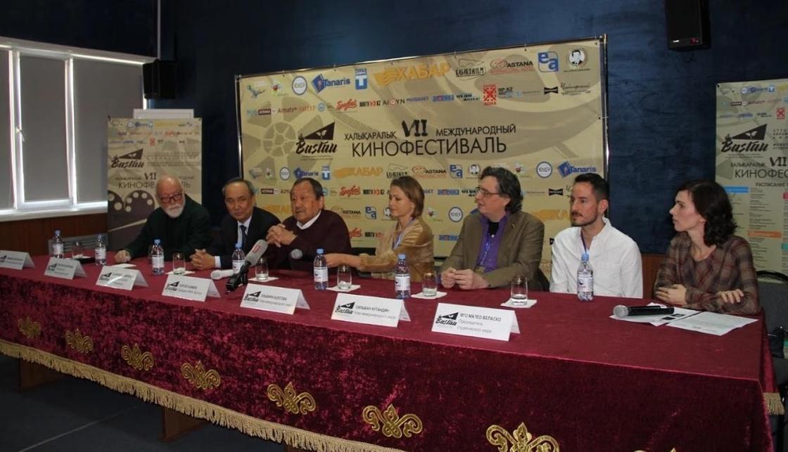 Пресс-конференция "Бастау". Фото: NUR.KZ