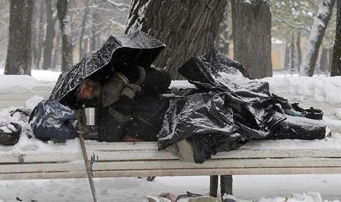 Полицейские спасли 30 бездомных от мороза в Астане