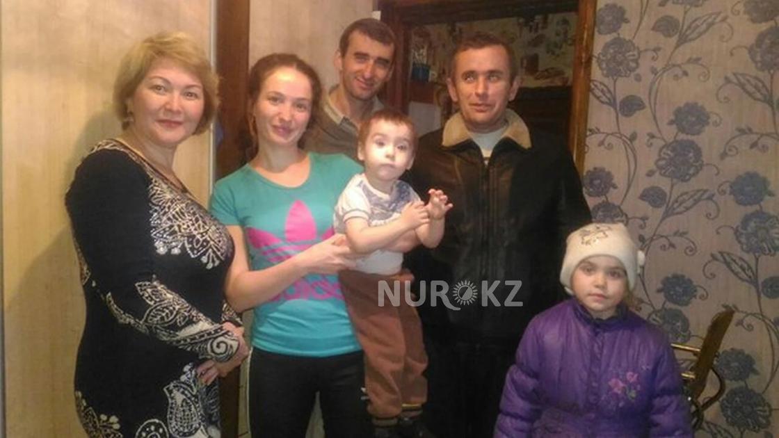 Вита, сестра Дарья с мужем и сыном и брат Александр с дочкой
