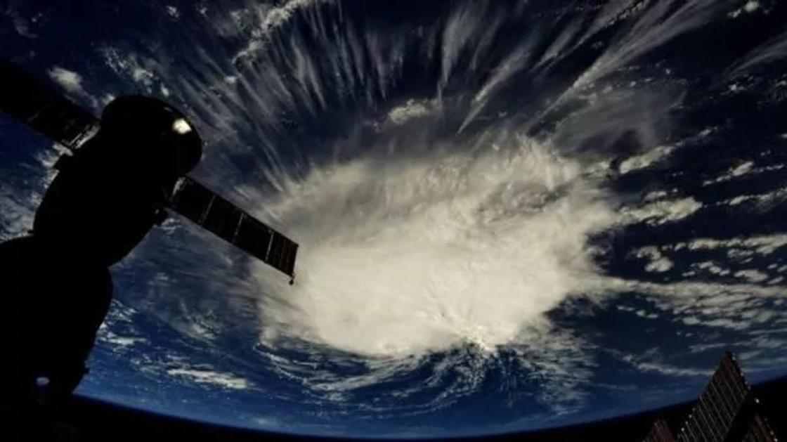 Ураган "Флоренс" движется на США. Трамп объявил о чрезвычайном положении