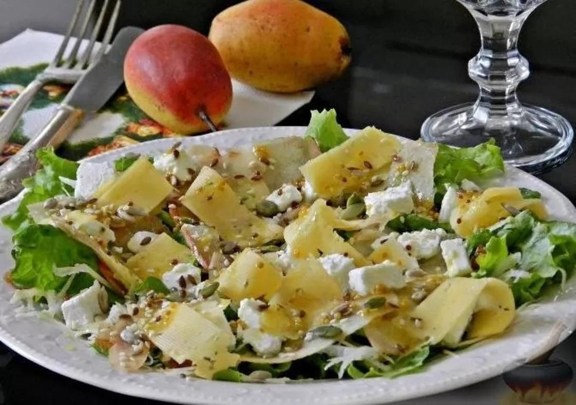 салат из груши и сыра