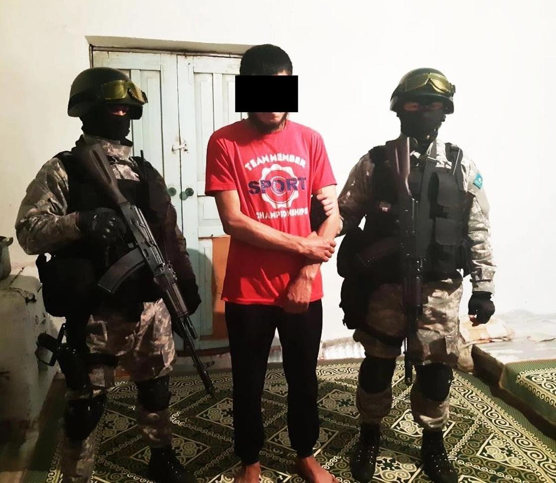 8 экстремистов задержали в ЮКО (фото)