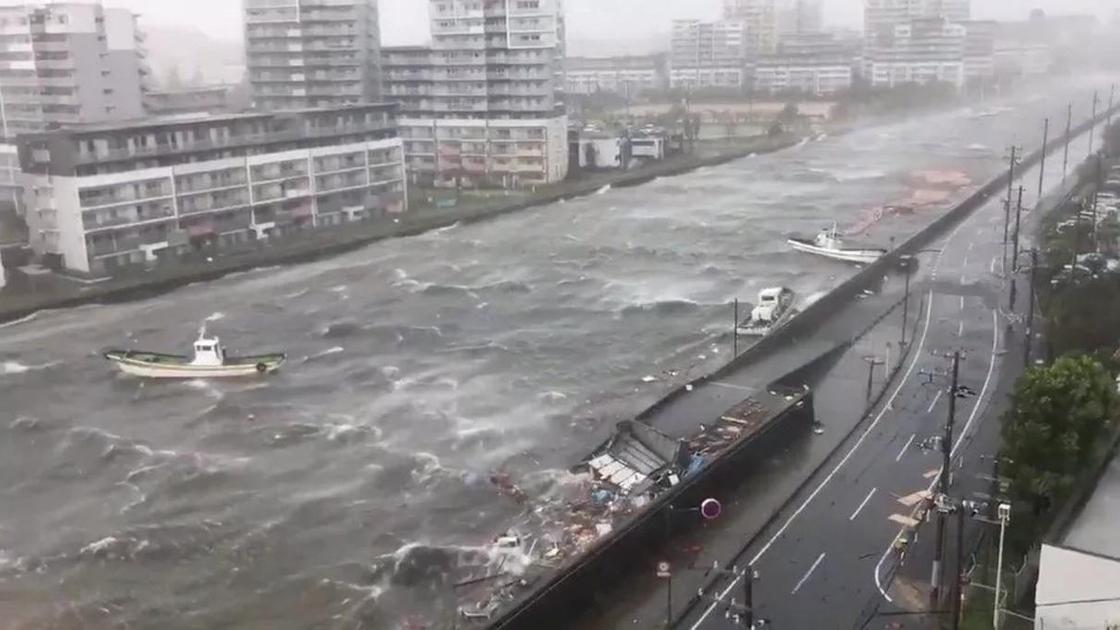 "Джеби": жертвами мощнейшего за 25 лет тайфуна в Японии стали шесть человек