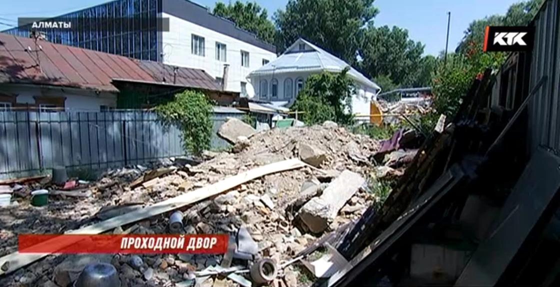 Дом семьи снесли несмотря на наличие документов на собственность в Алматы