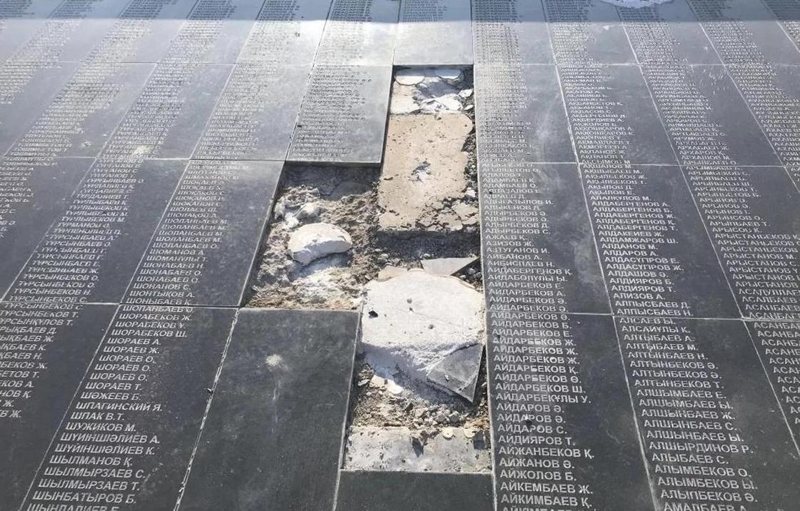 В Шымкенте пострадал от вандалов мемориал Славы (фото)